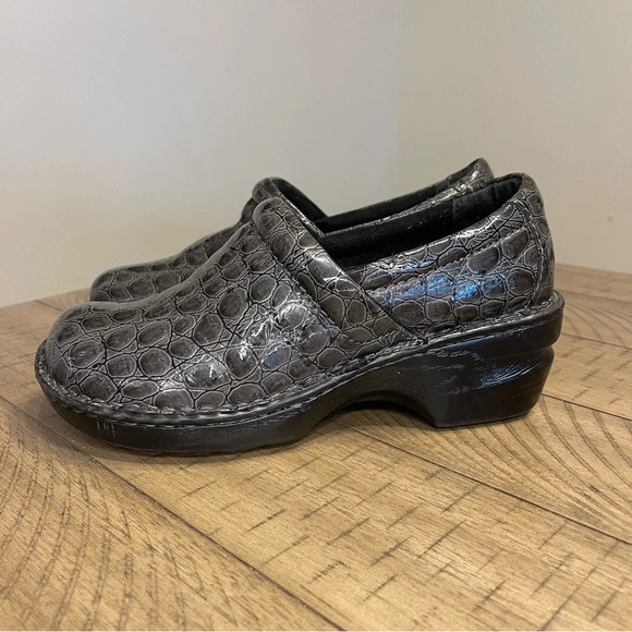 B.O.C Born Comfort Womens Size US 7 Clogs Shoes Embossed Croc Reptile Grey boc - Picture 5 of 13